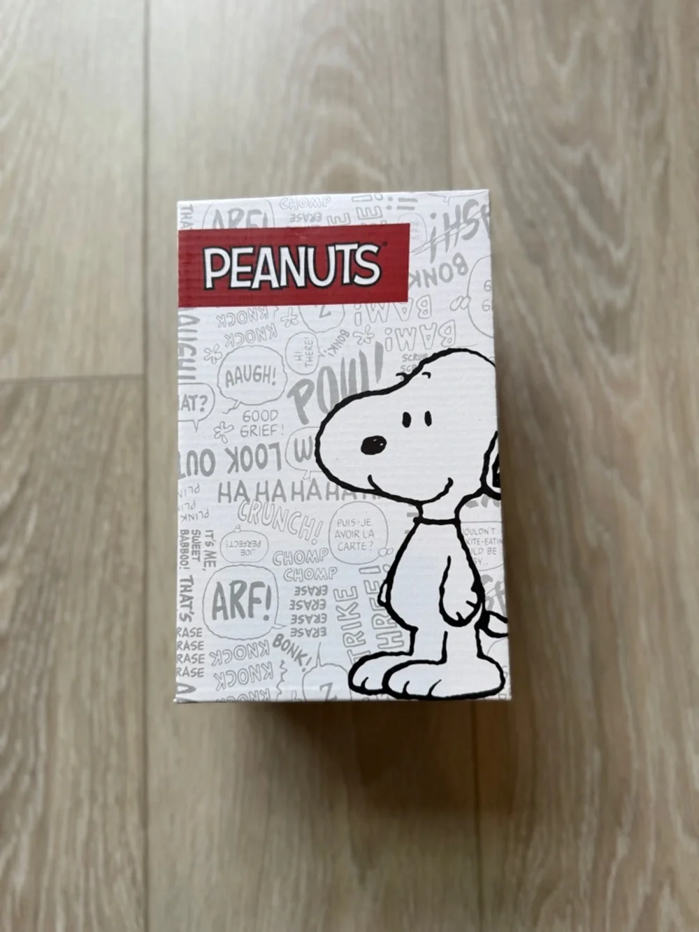 New Peanuts Snoopy Hearts White Canvas Lace-Up Shoes - New In Box - Size 11 Kids